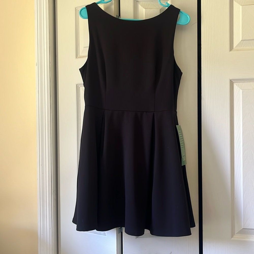 B. Smart square neck mini dress